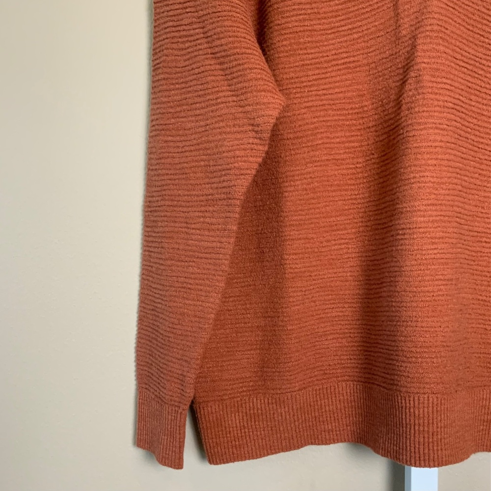 LOFT Raglan V-Neck Sweater - Picture 10 of 16